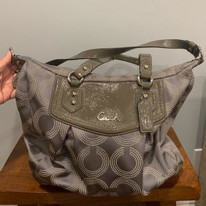 Authentic coach bag! Minimal to No wear and tear, few small interior stains